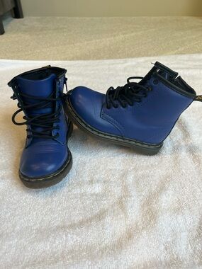Dr. Martens Kids Blue Lace-Up Ankle Boots